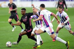 菲戈的选择：佩德里与瓦尔韦德，巴萨与皇马的跨世纪对话